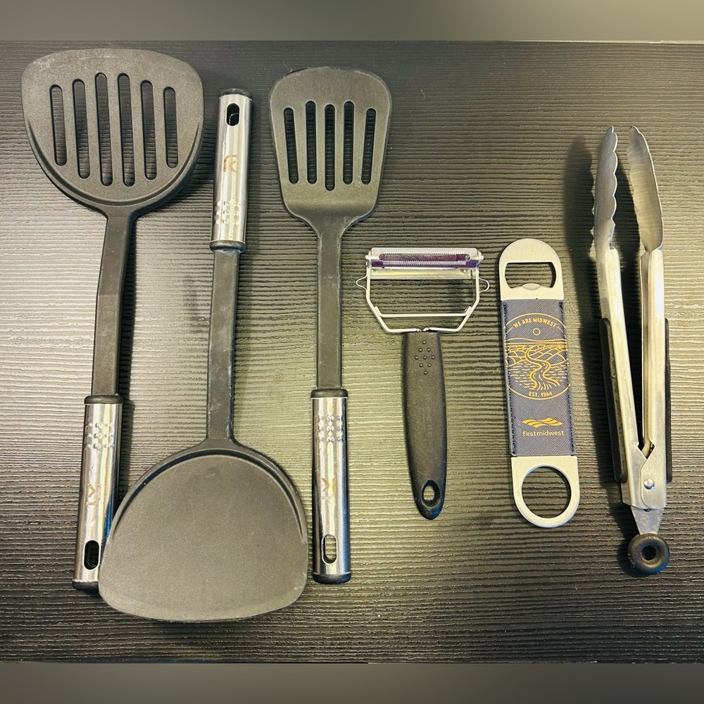 Kitchen Utensil Set with Black and Silver Handles